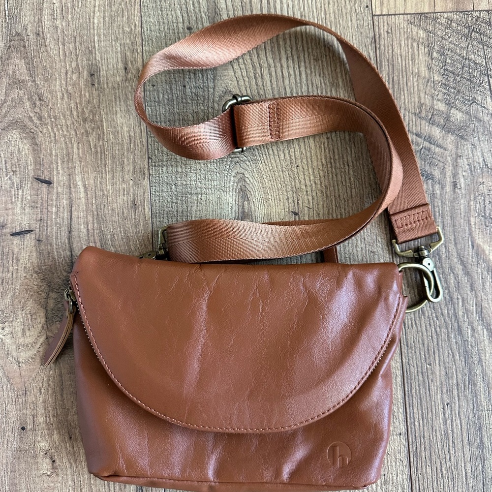 Honey Mark Leather Bag